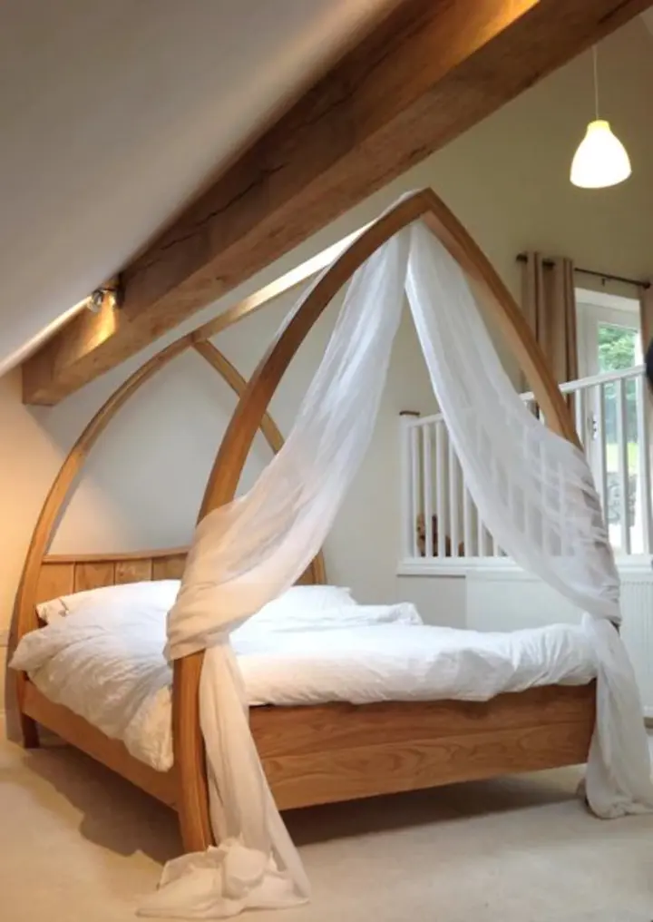 【Furniture】Solid Oak Four* Poster* Bed With Drapes*